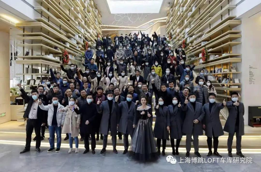 阳泉全国一百多人在华侨城汉口道6号参观研讨LOFT专利车库技术！